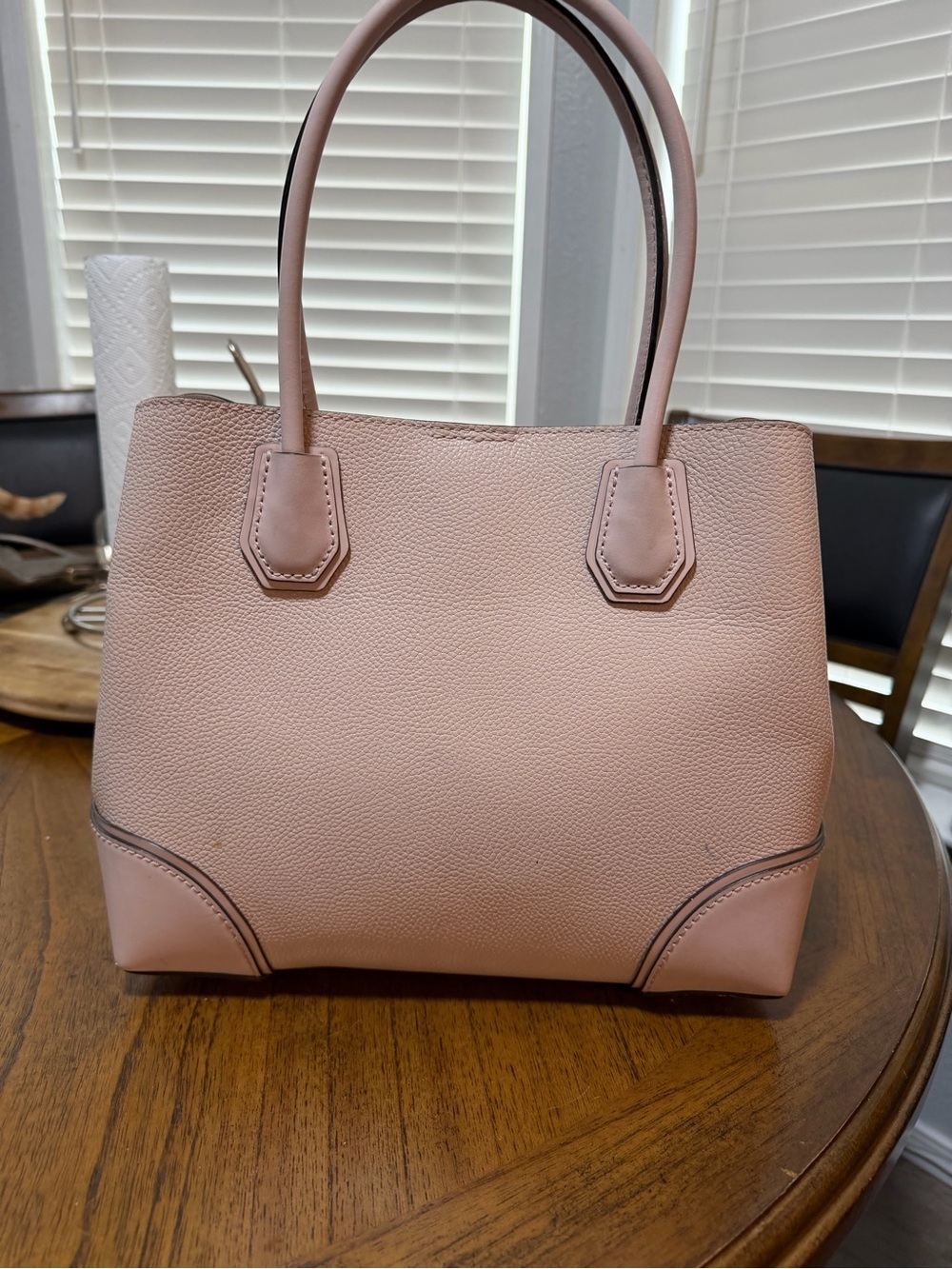 Authentic Michael Kors Mercer Gallery Medium Center Zip Tote in beautiful blush - Picture 2 of 11
